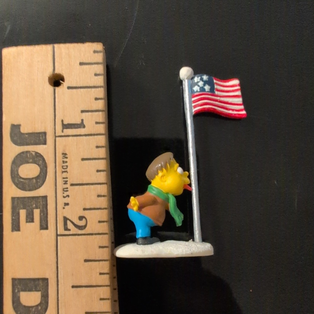 The Simpsons Hawthorne Village Martin Prince Tongue on Flagpole Figurine 2004 - Picture 3 of 4